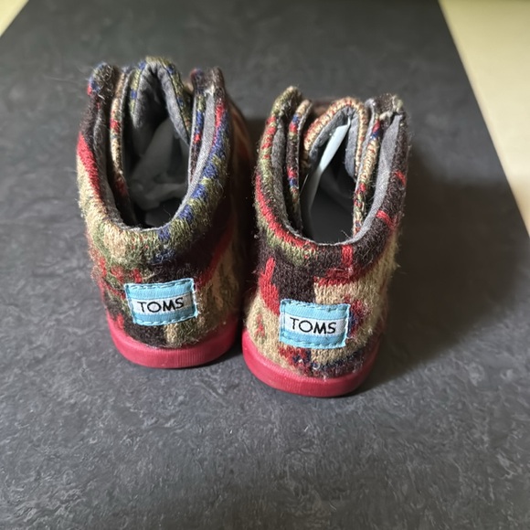 Toms, sweater high top, toddler 7, Velcro closure - Picture 5 of 7